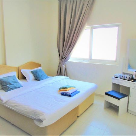 Abu Hail Star Residence - Home Stay Дубай Екстериор снимка