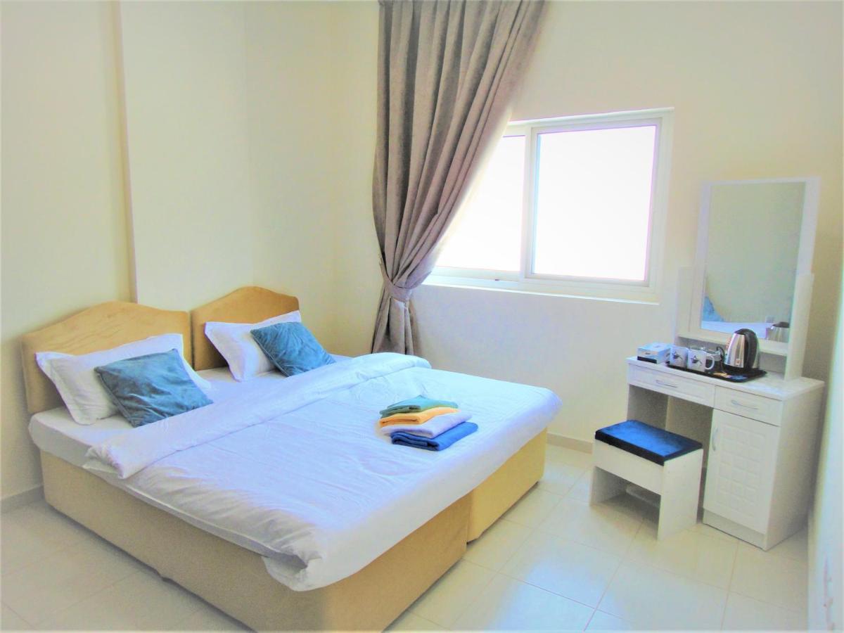 Abu Hail Star Residence - Home Stay Дубай Екстериор снимка