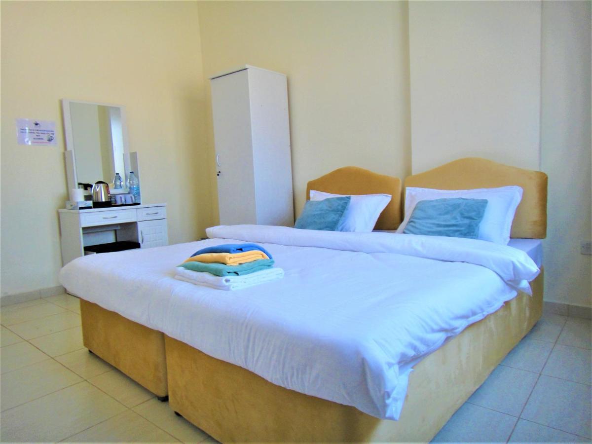 Abu Hail Star Residence - Home Stay Дубай Екстериор снимка